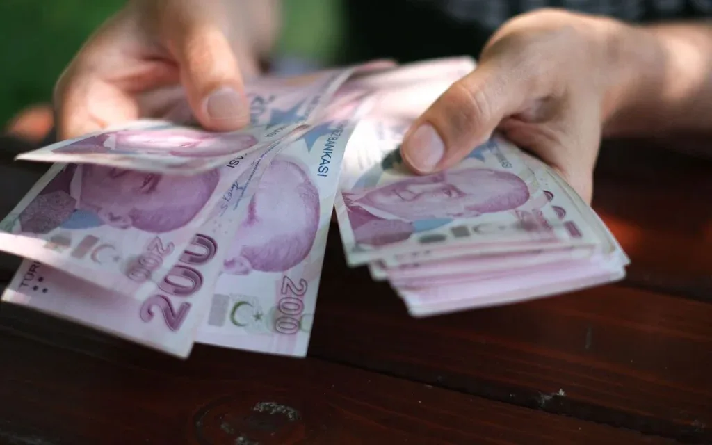 Turkey Sets 2026 Minimum Wage at $ 655: A 27% Increase Amid Inflationary Pressure