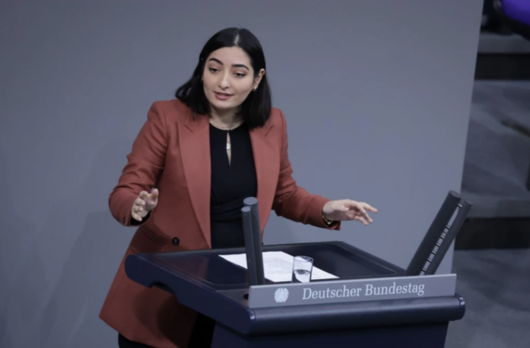 Almanya, artan iş gücü açığını kapatmak için her yıl 400 bin yabancı çalışan hedefliyor.