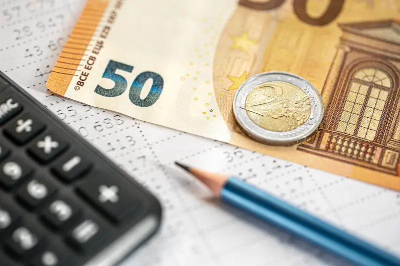 Almanya’da kredi puanı sistemi olarak kullanılan SCHUFA modeli 2026 yılında değişti. Yeni sistem kredi notunun daha şeffaf hesaplanmasını sağlayacak.